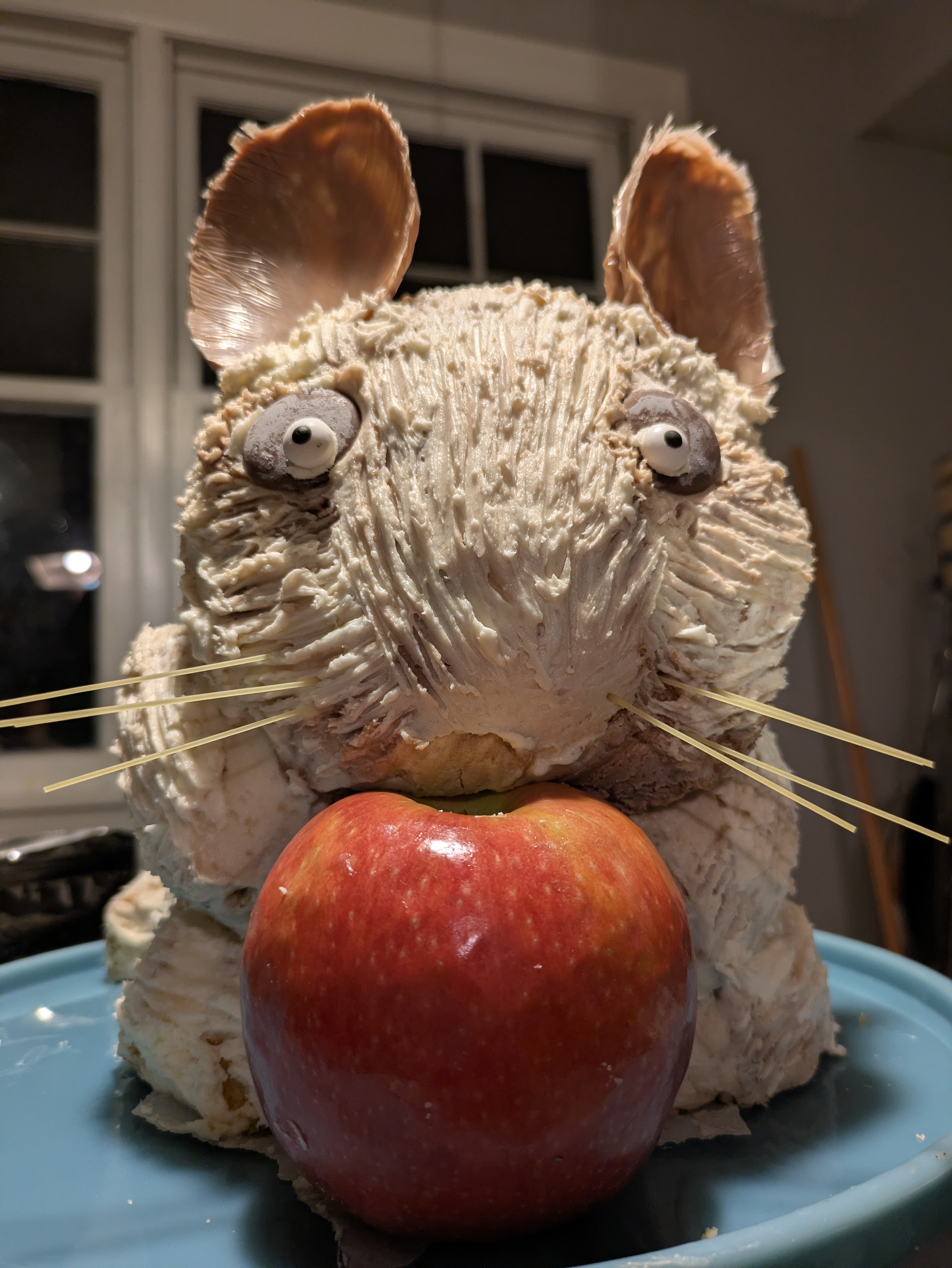 Birthday cake that looks like a Chinchilla
